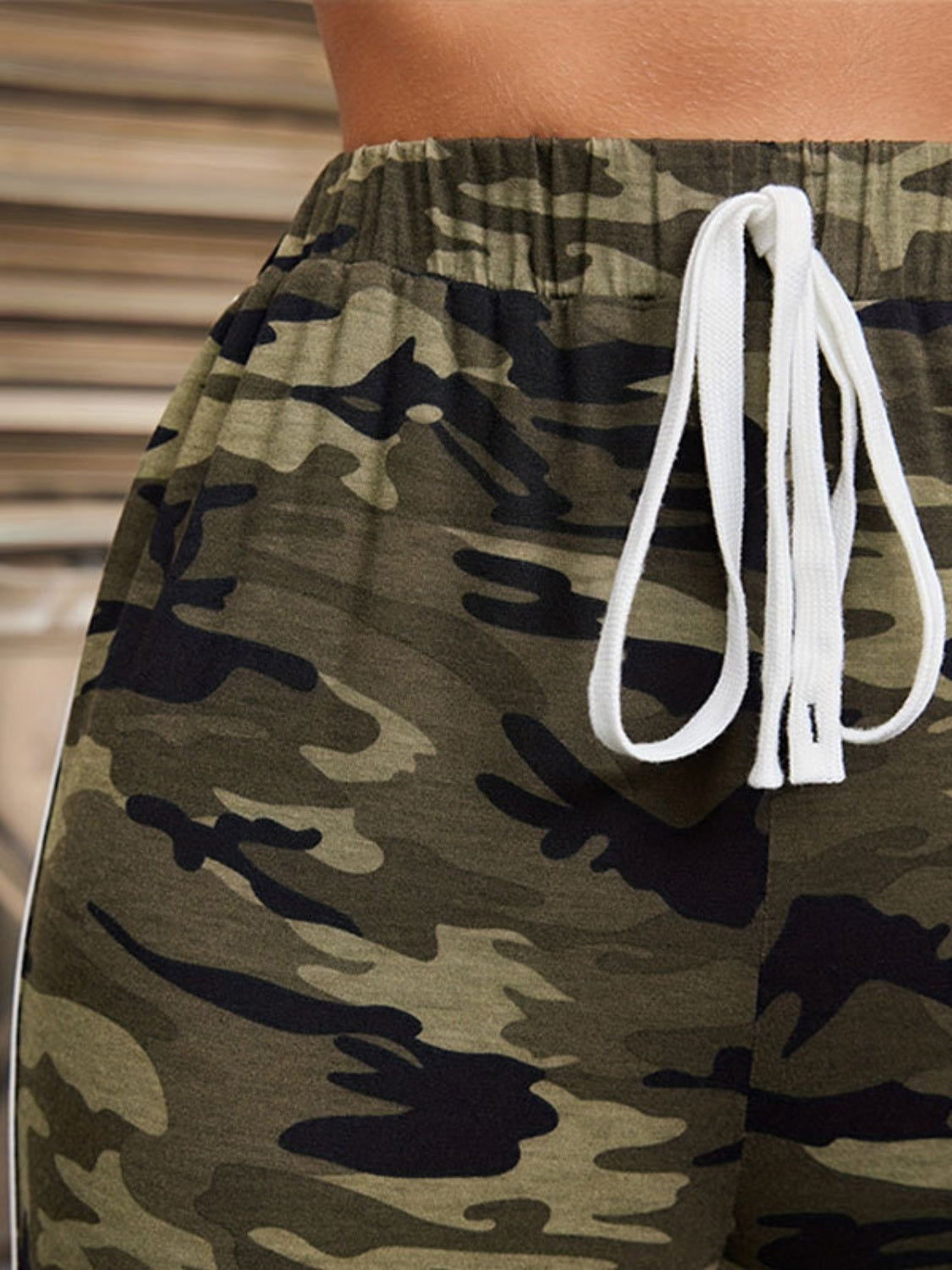 Lina® | Tied camouflage pants with cargo pockets