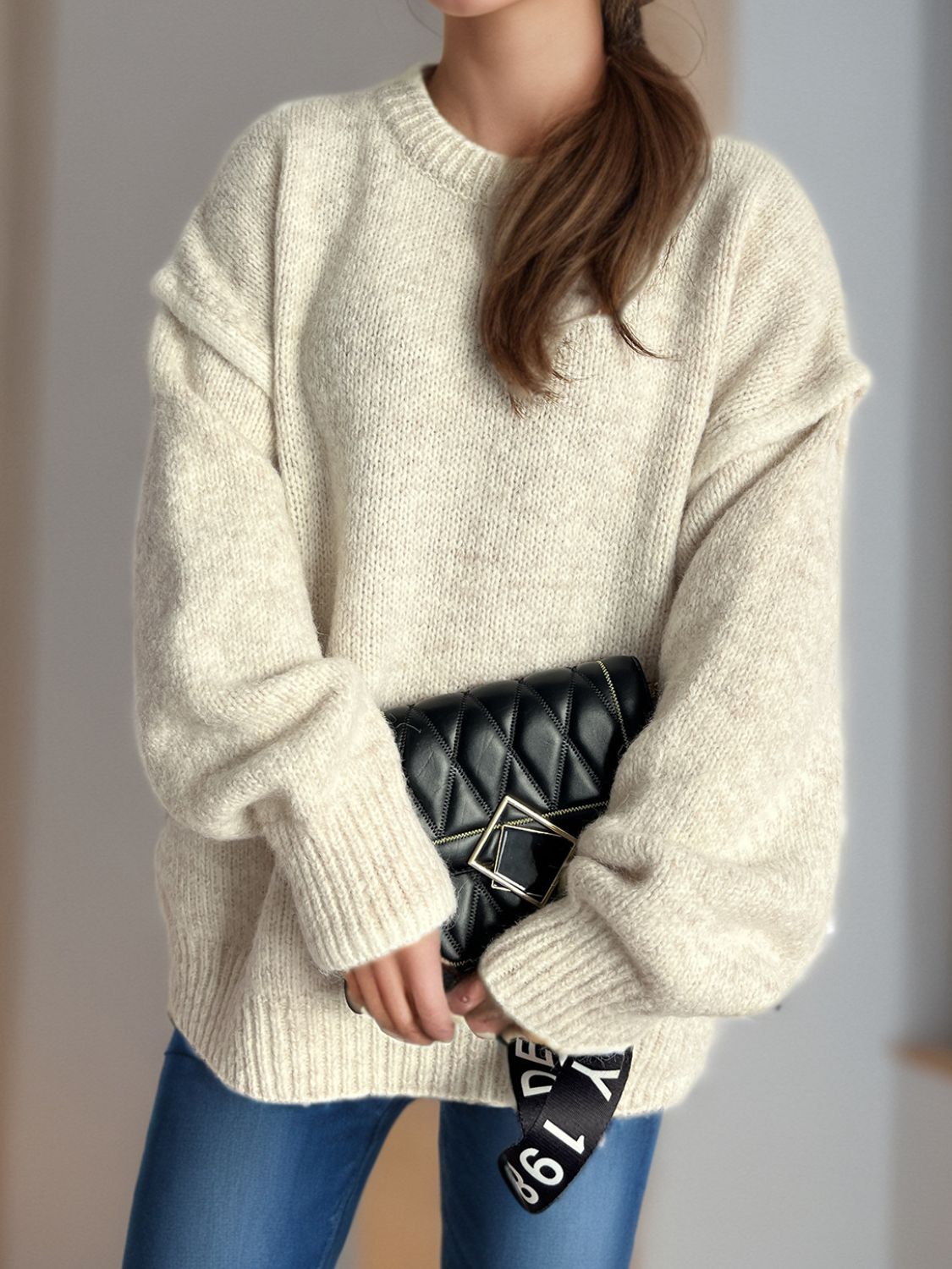 Luz® | Round neck sweater with sloping shoulders and contrasting trim