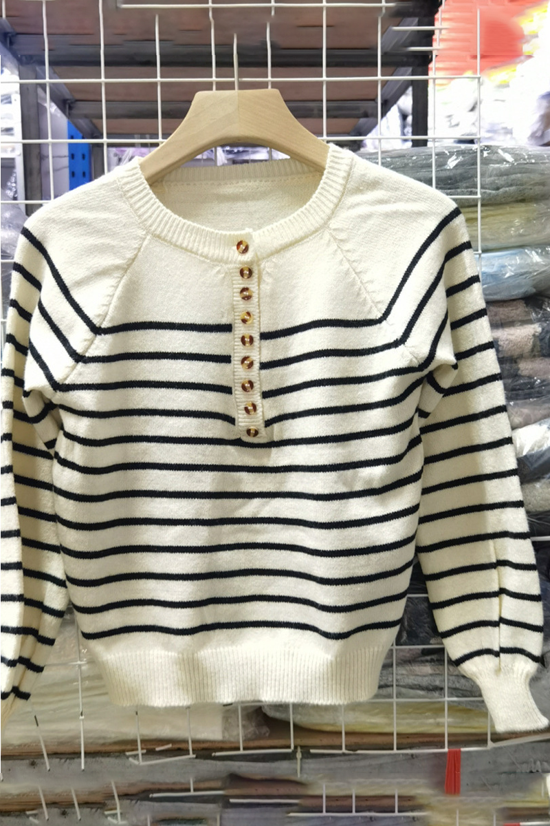 Blanca® | Casual striped buckle woven contrast O-neck sweaters