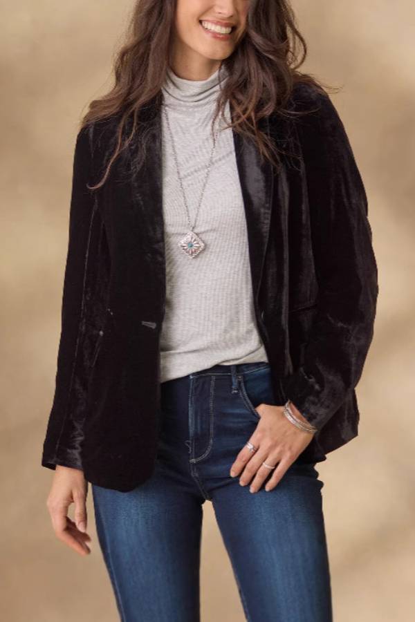 Mabel® | Casual women's short suit made of golden velvet