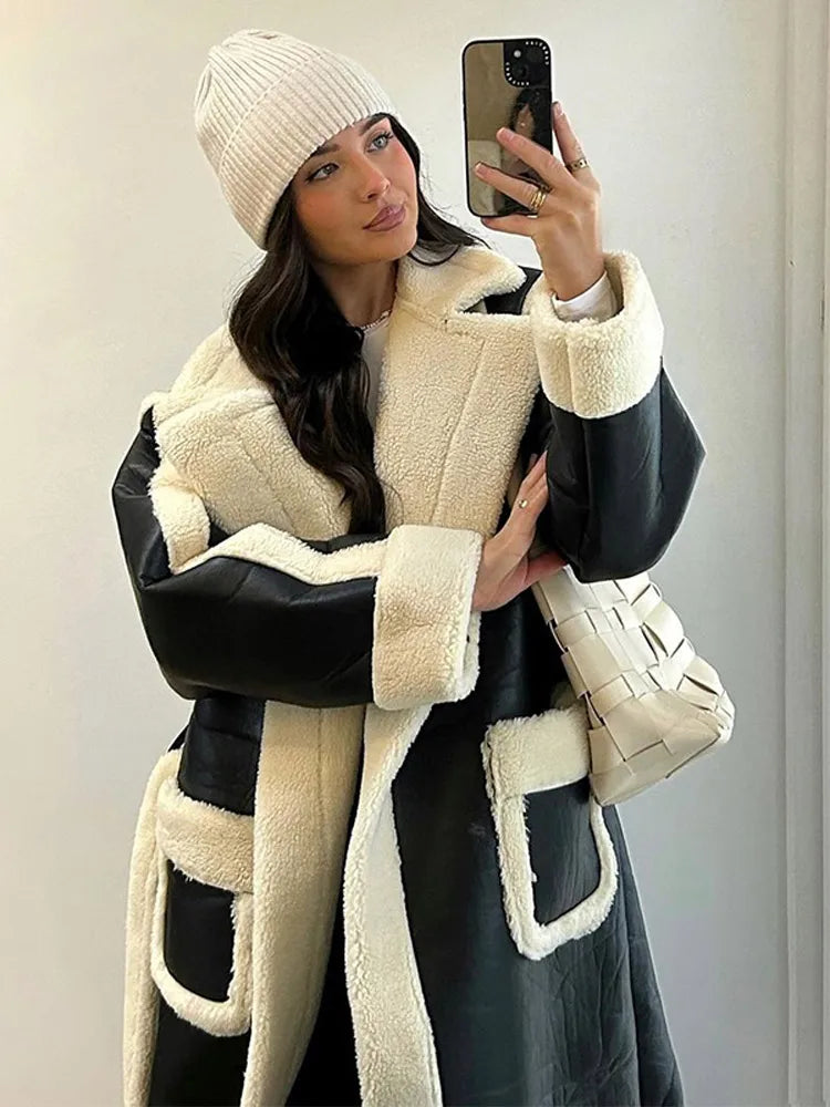 Lina® | Contrasting wool coat