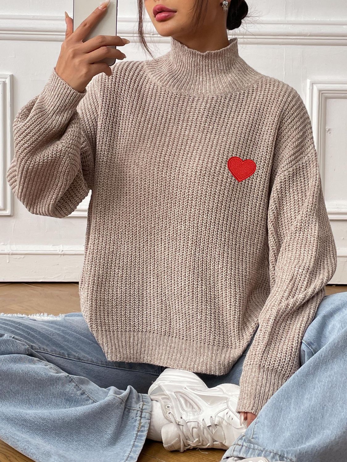 Adela® | Cozy long-sleeved sweater with an original heart pattern