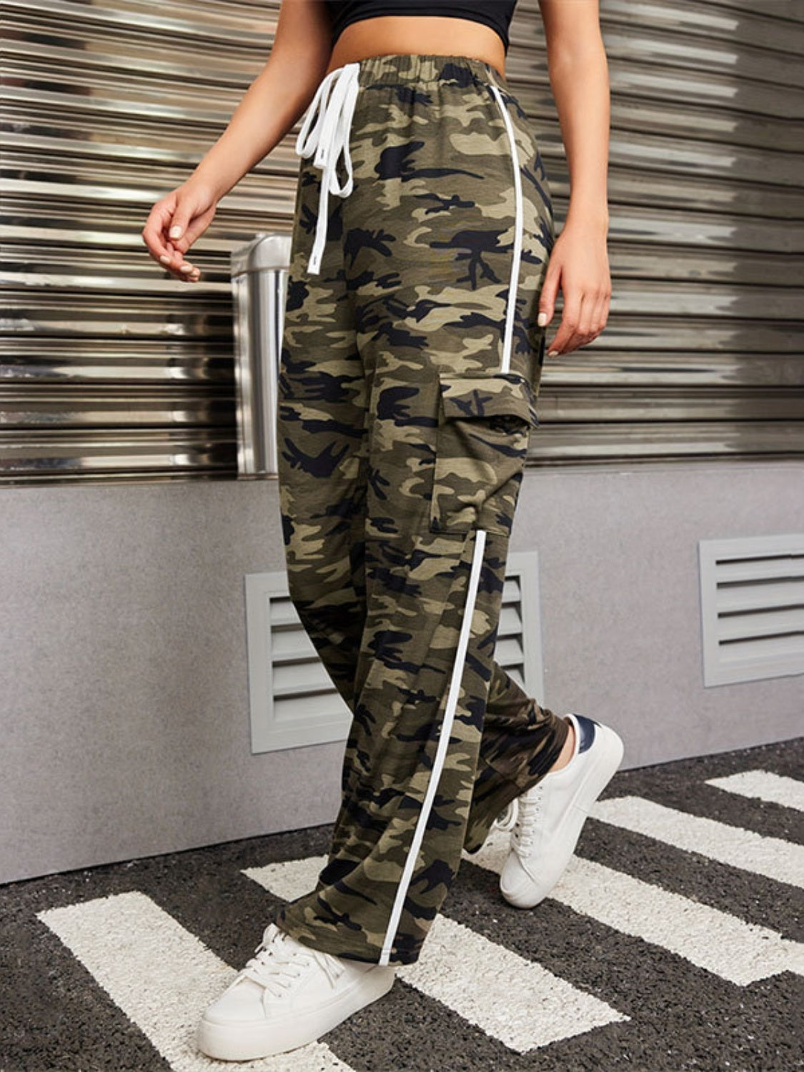 Lina® | Tied camouflage pants with cargo pockets