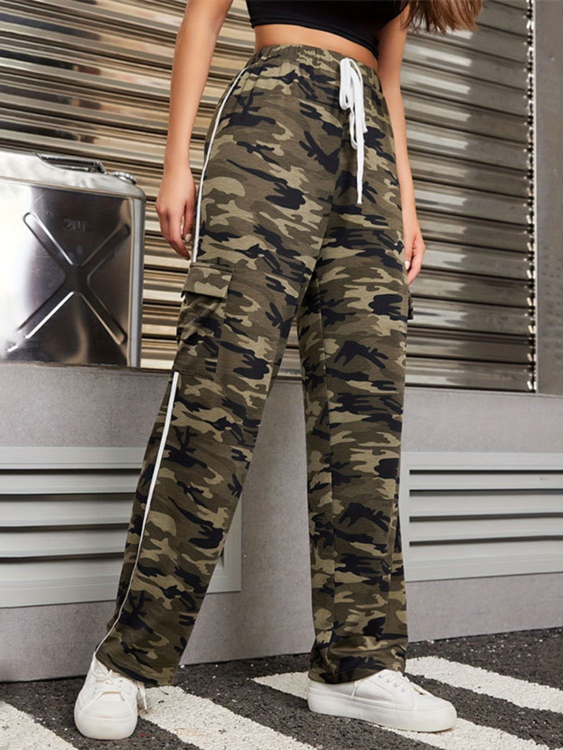 Lina® | Tied camouflage pants with cargo pockets
