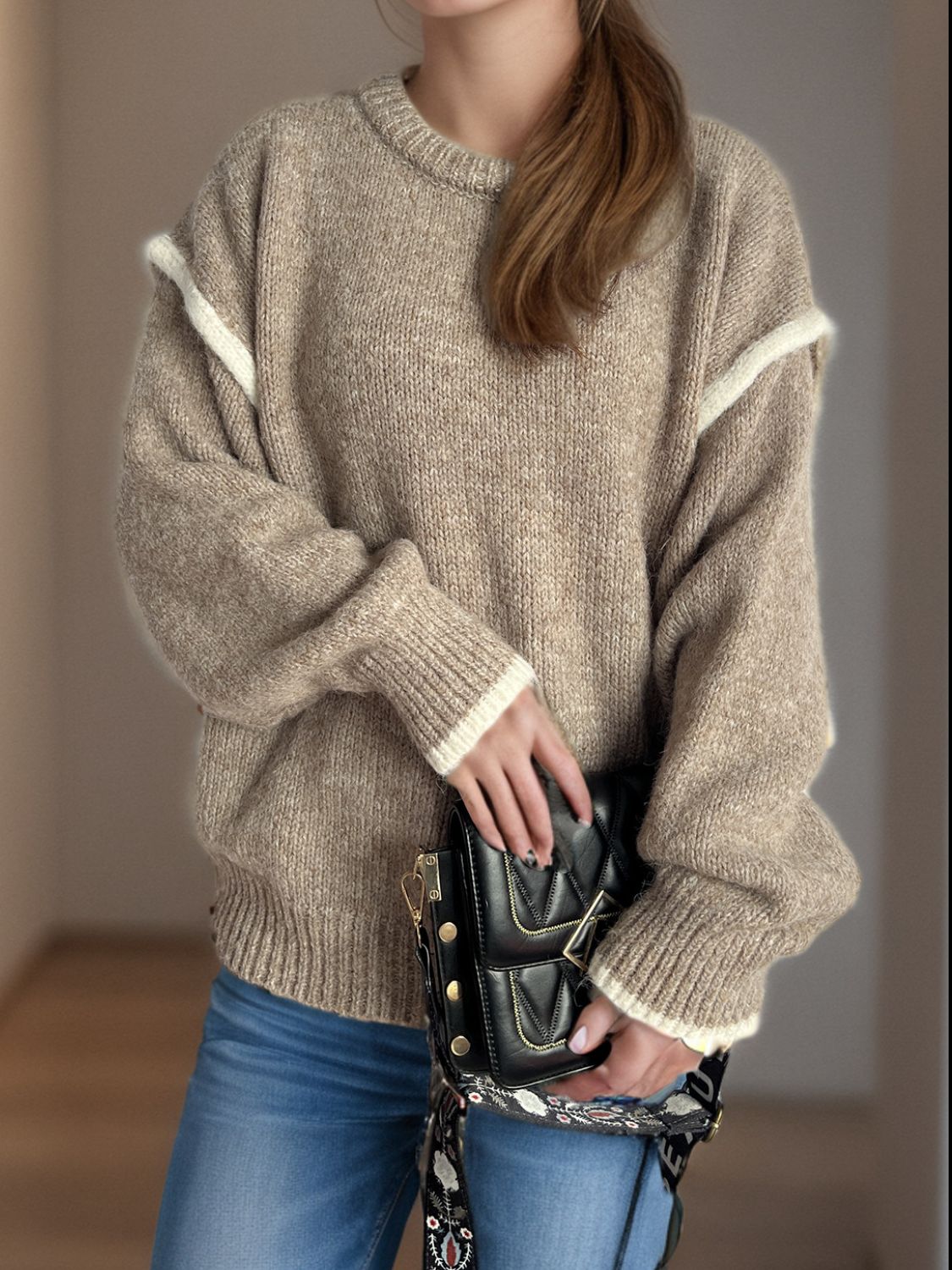 Luz® | Round neck sweater with sloping shoulders and contrasting trim
