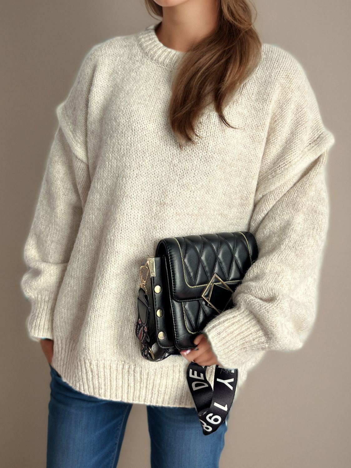 Luz® | Round neck sweater with sloping shoulders and contrasting trim