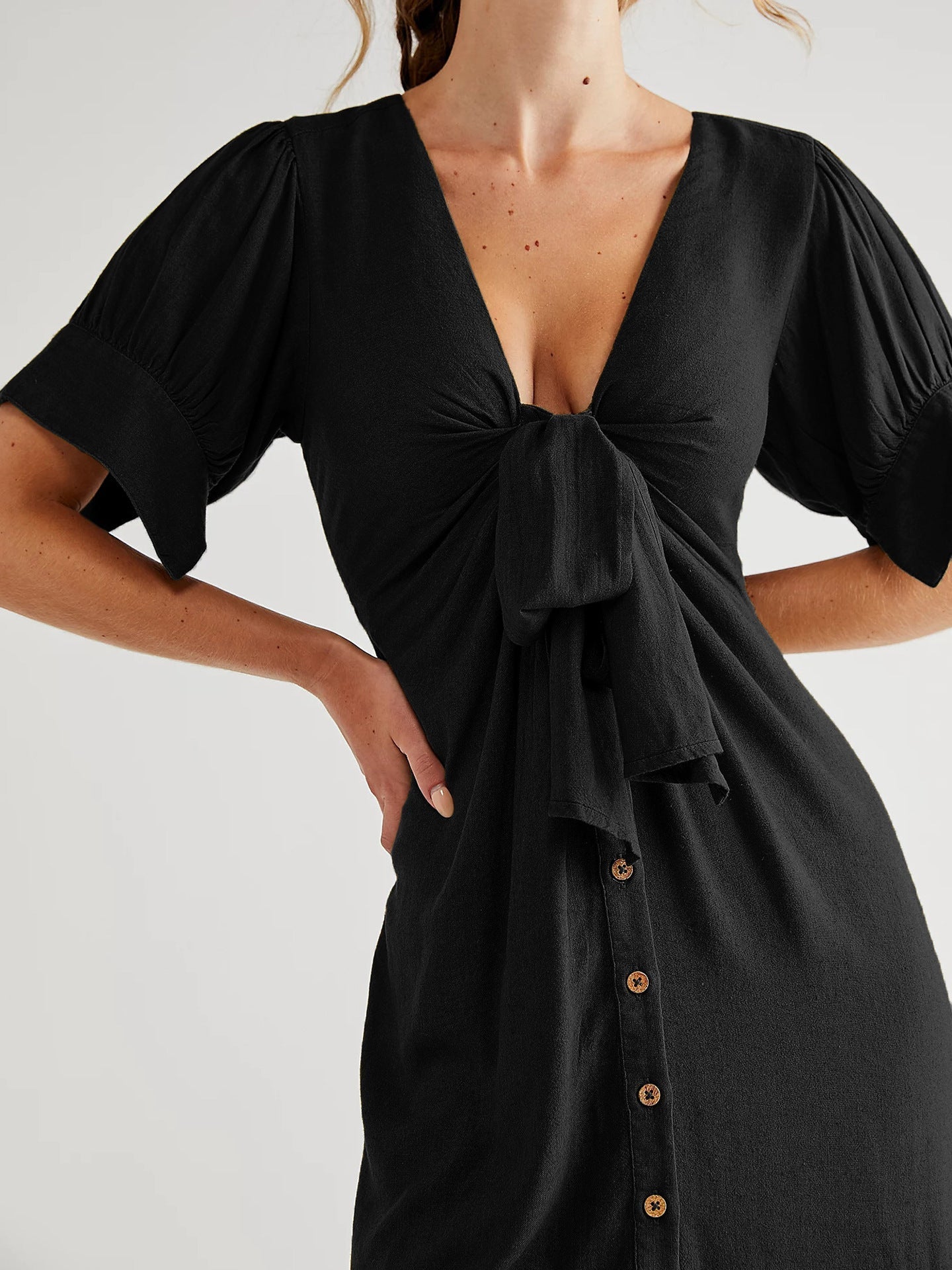 Valeria® | Long dress with slit and V-neck