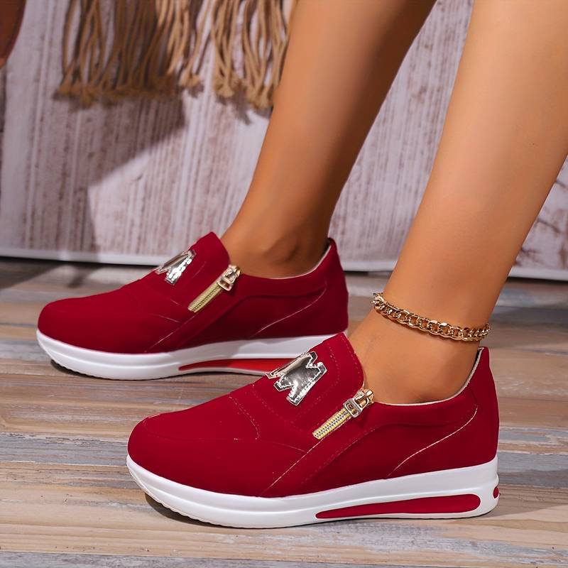 Leonarda® | Effortless and chic   sneakers