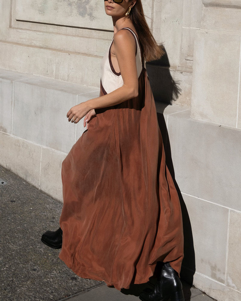 Leila® | Summer dress with V-neck