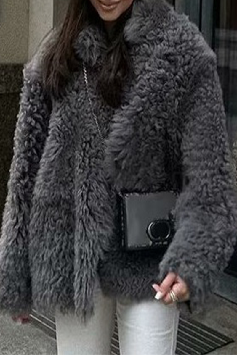 Leticia | Relaxed and timeless winter garment