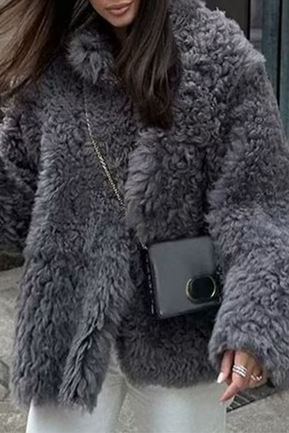 Leticia | Relaxed and timeless winter garment