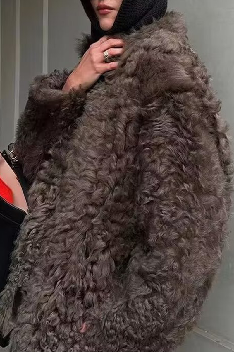 Leticia | Relaxed and timeless winter garment