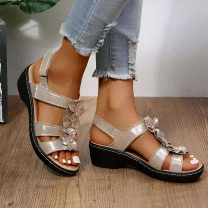 Penelope® | Wedge sandals with retro charm and orthopedic support