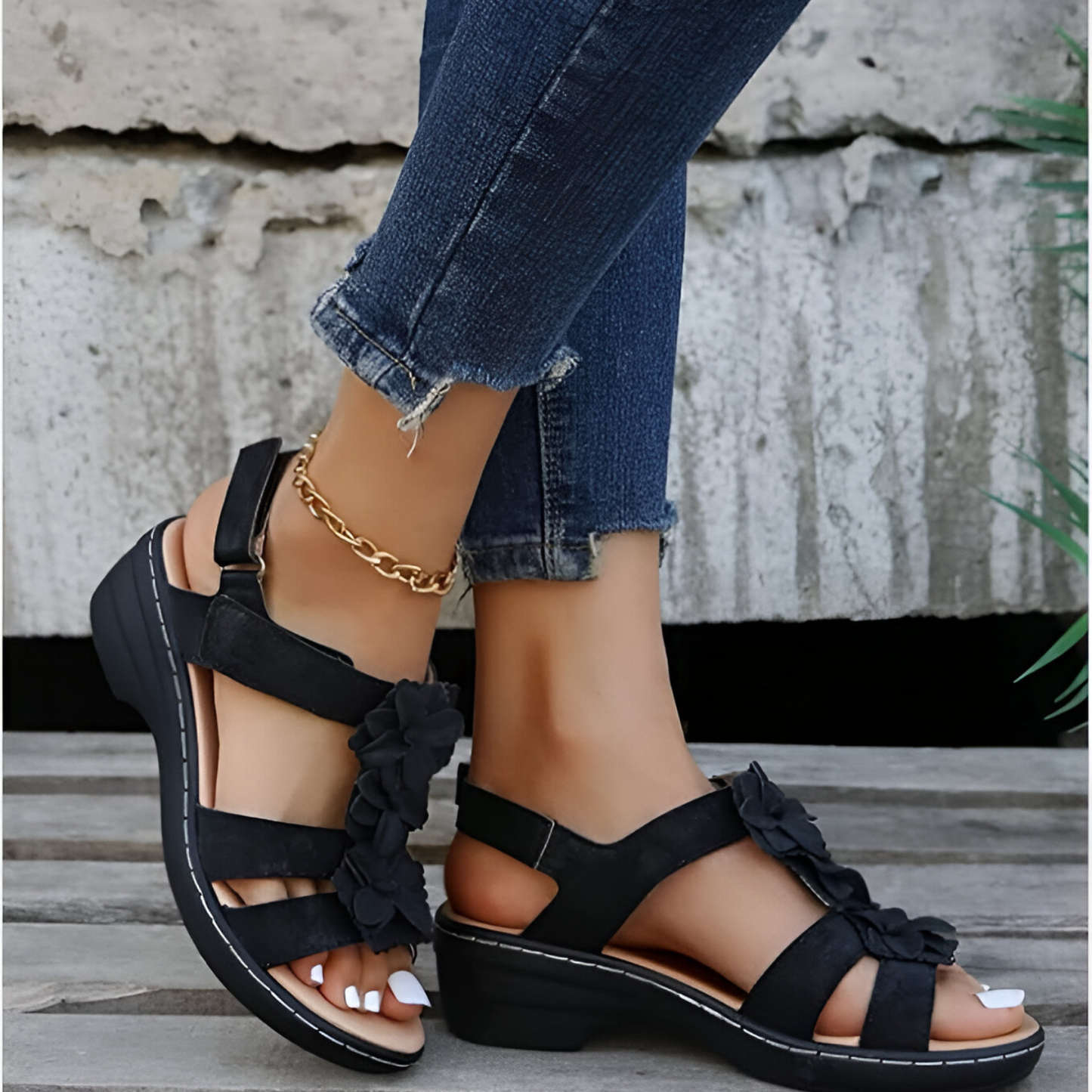 Penelope® | Wedge sandals with retro charm and orthopedic support