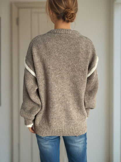 Luz® | Round neck sweater with sloping shoulders and contrasting trim