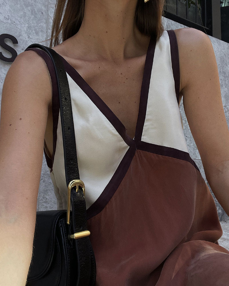 Leila® | Summer dress with V-neck