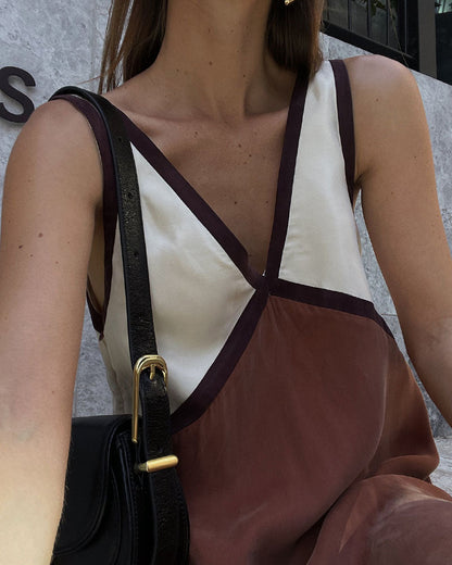 Leila® | Summer dress with V-neck