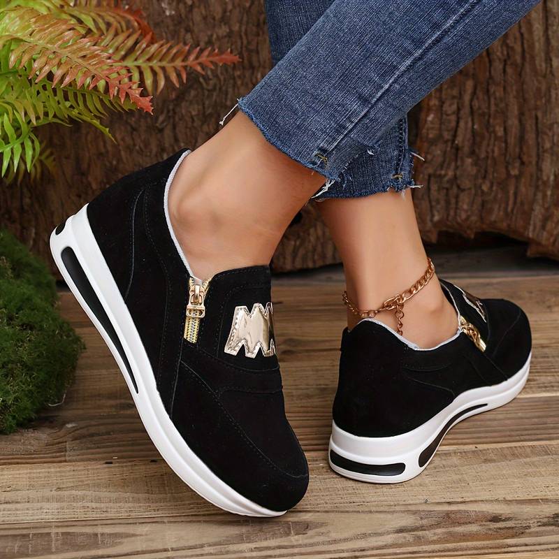 Leonarda® | Effortless and chic   sneakers