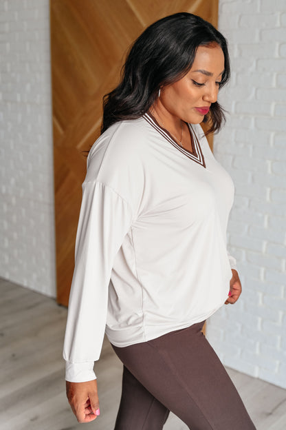Leire® | All Out Comfort V-neck sweater in mocha cream