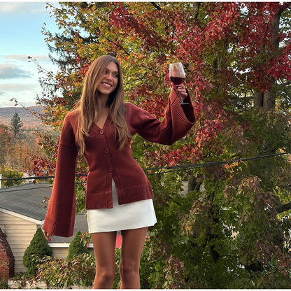 Leila® | Stylish cardigan with a V-neck