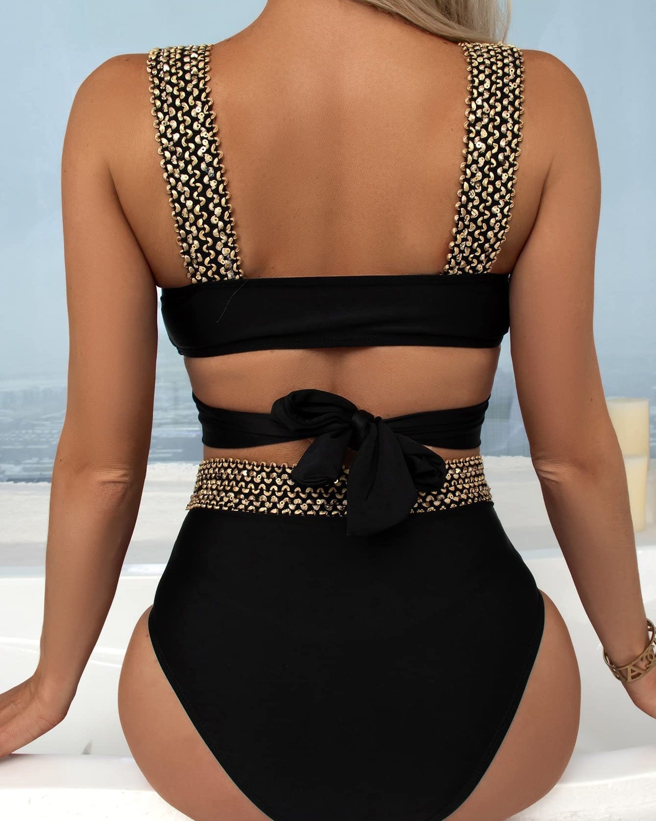 Luz® | Gold-colored bikini with cross straps and a high waist
