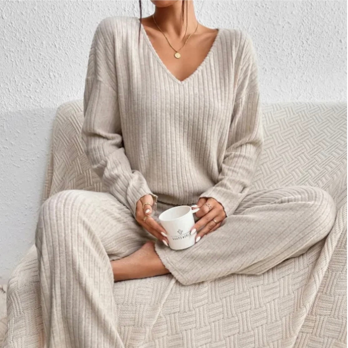 Adela® | Cozy knitted two-piece suit