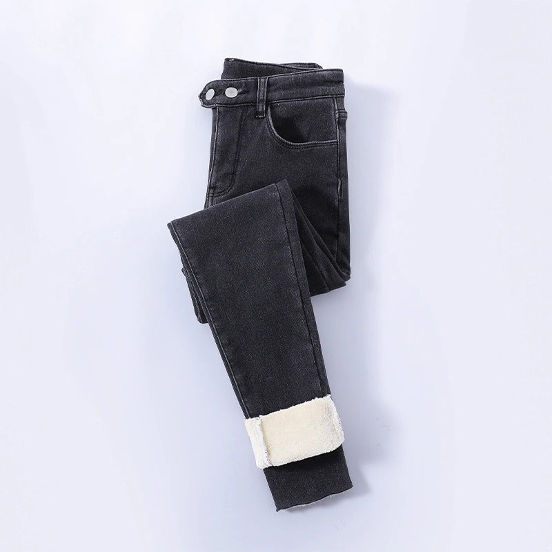 Leire | Miriam ��� Fashioned winter jeans with a higher waist for women