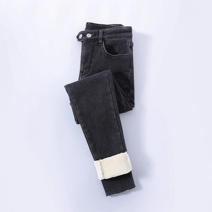 Leire | Miriam ��� Fashioned winter jeans with a higher waist for women