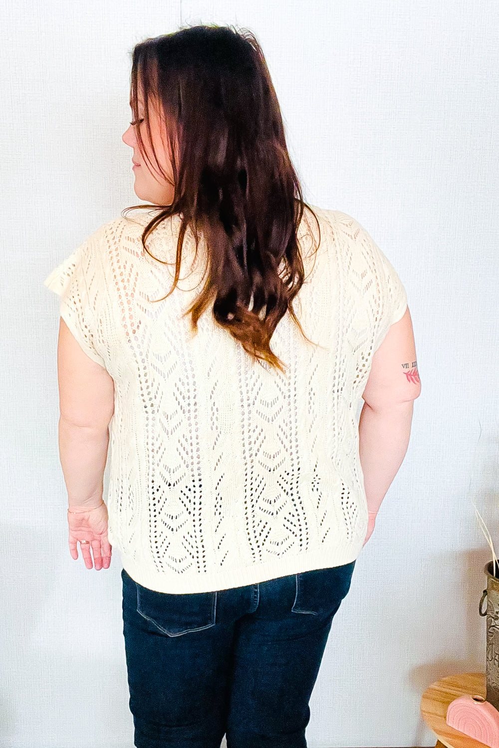 Abigail® | The perfect beige short sleeve crochet sweater top from Find
