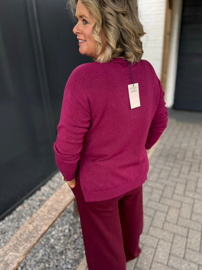 Iliana® | Burgundy sweater with slits