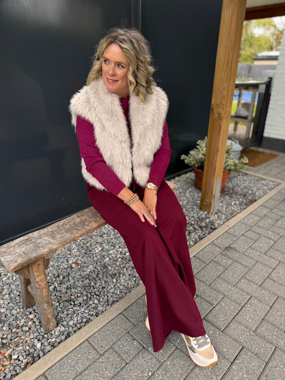 Iliana® | Burgundy sweater with slits