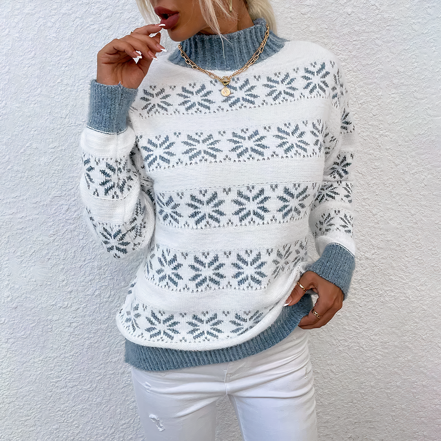 Leonor® | Warm jersey sweater with a snowflake pattern