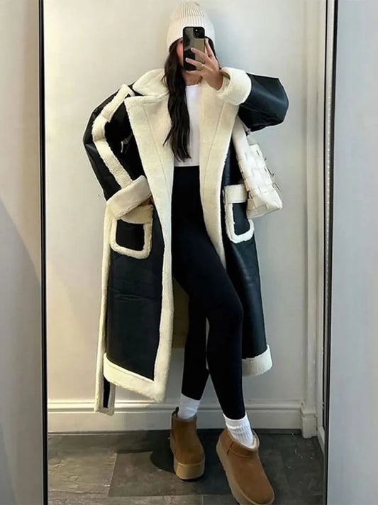Lina® | Contrasting wool coat