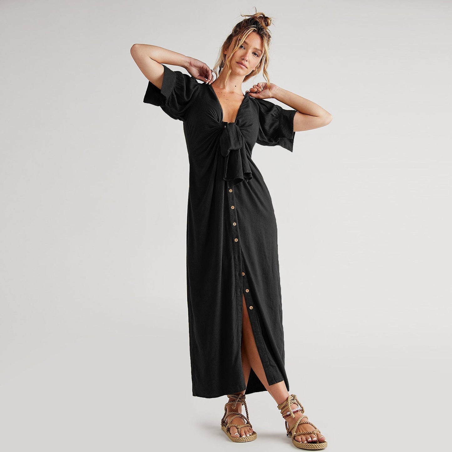 Valeria® | Long dress with slit and V-neck