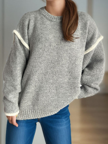 Luz® | Round neck sweater with sloping shoulders and contrasting trim