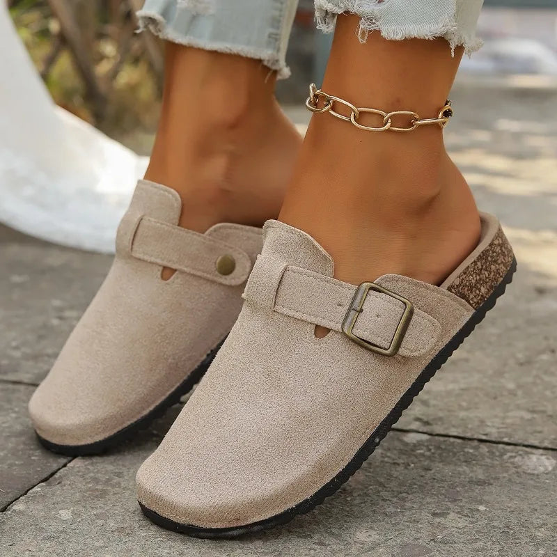 Lucy® | Classic suede sandals with a round toe