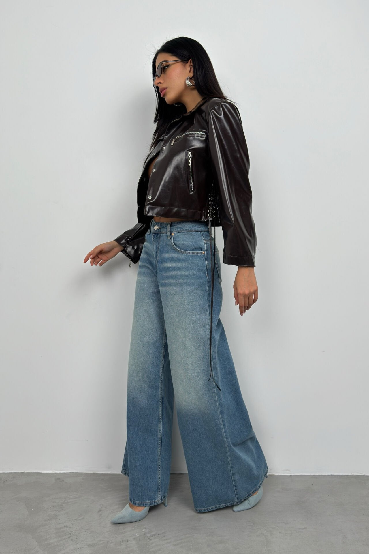 Leila® | Shiny brown leather jacket with zipper detail